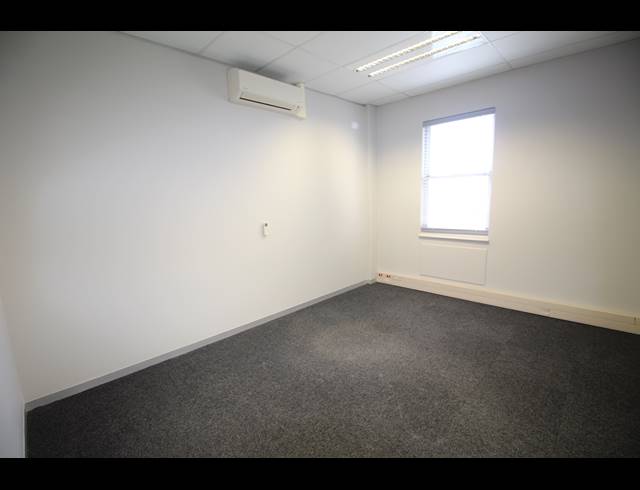 3,331M² OFFICE FOR SALE IN BEREA